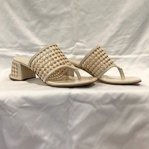 TORY BURCH IVORY RAFFIA BLOCK HEEL SANDALS *Like New*with *DUST BAG AND BOX*